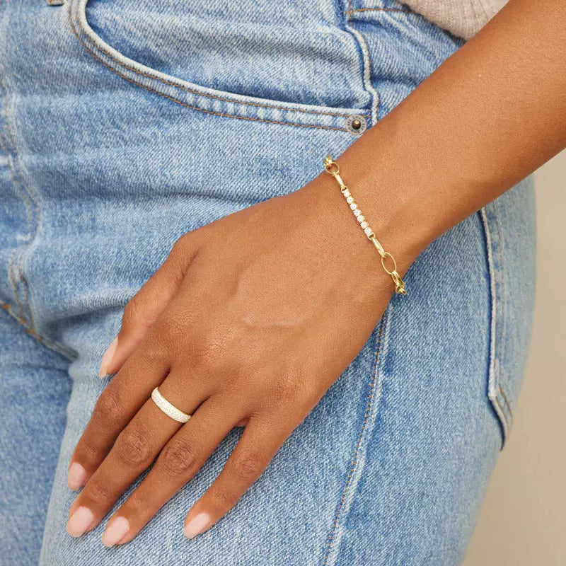 Medium Edith Link Bracelet With Large 4-Prong Diamond Accent